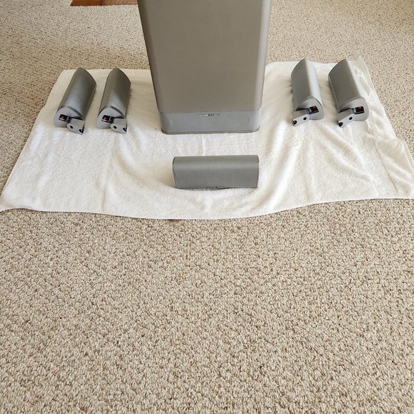 Harman Kardon Surround Sound Speakers and Subwoofer - Picture 1 of 2